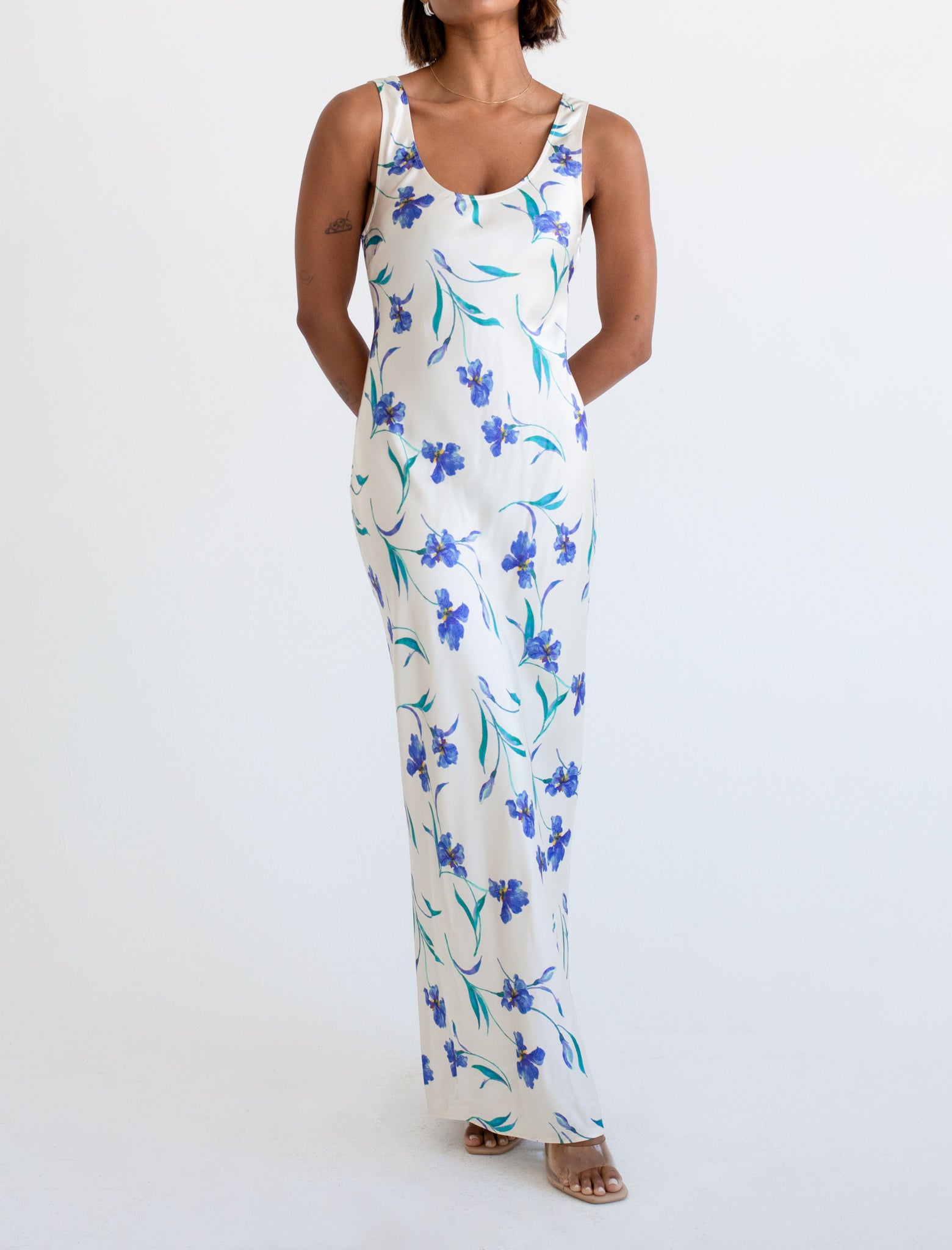 Sleeping Lily Maxi Dress - Stylish & Comfortable