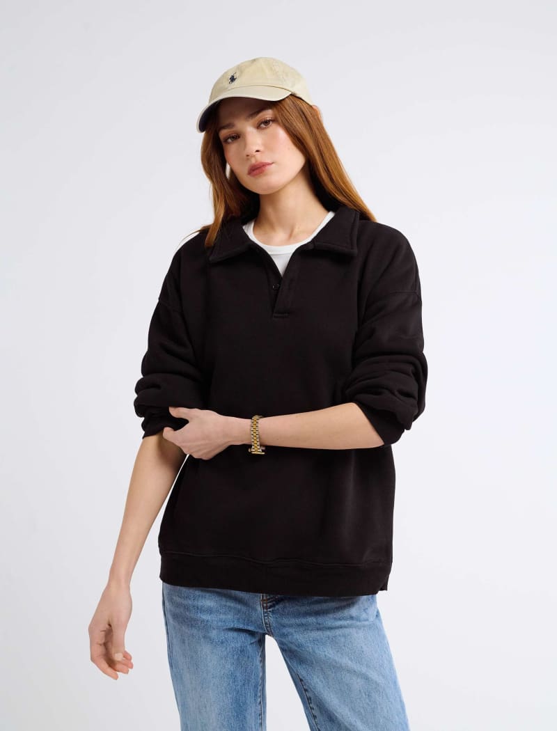 Black Airport Comfort Sweatshirt for Travel